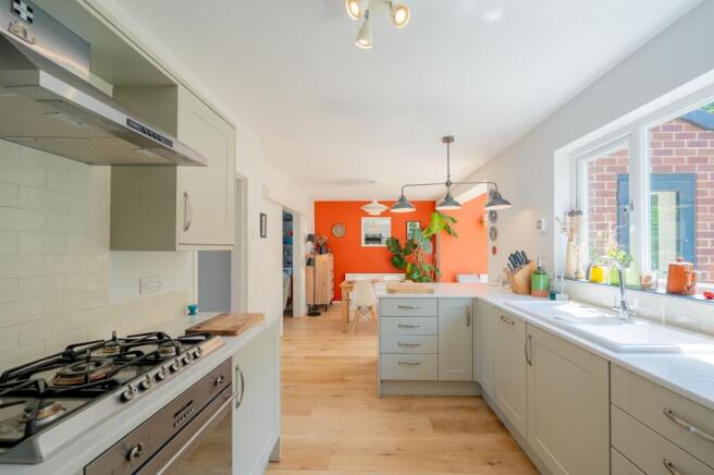 KITCHEN/DINER AND LOUNGE