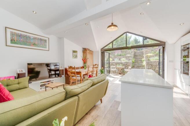 OPEN PLAN KITCHEN/DINER AND LIVING ROOM