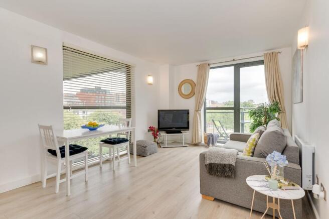 OPEN PLAN KITCHEN, LIVING ROOM AND DINER