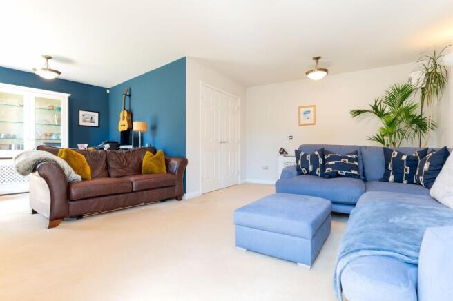 KITCHEN DINER AND FABULOUS SITTING/DINING ROOM