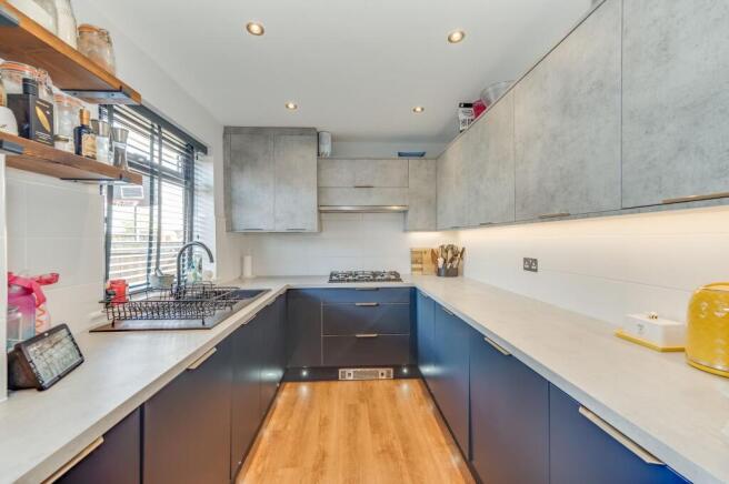 KITCHEN AND LOUNGE/DINER