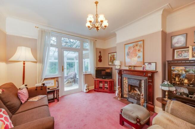 KITCHEN, DINER AND LIVING ROOM