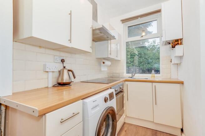 KITCHEN, DINER AND LOUNGE