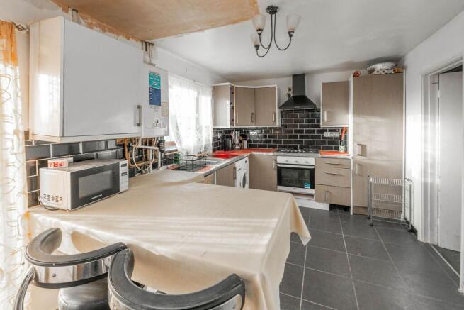 KITCHEN, DINER AND LIVING ROOM