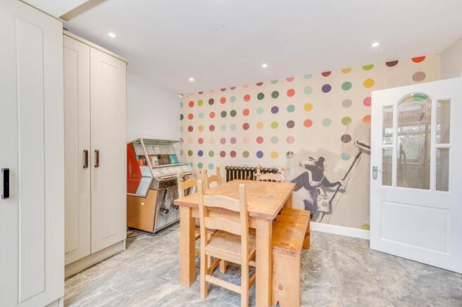 OPEN PLAN KITCHEN/DINER AND LIVING ROOM