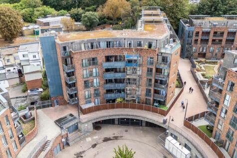 Townhall Square, Crayford, Dartford, DA1 4FH