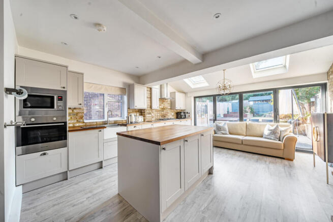 1319003-4-6868768...