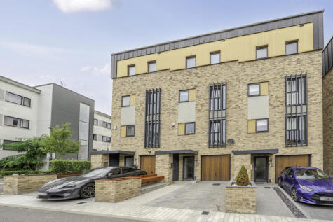 Noel Coward Avenue, Denham, Uxbridge