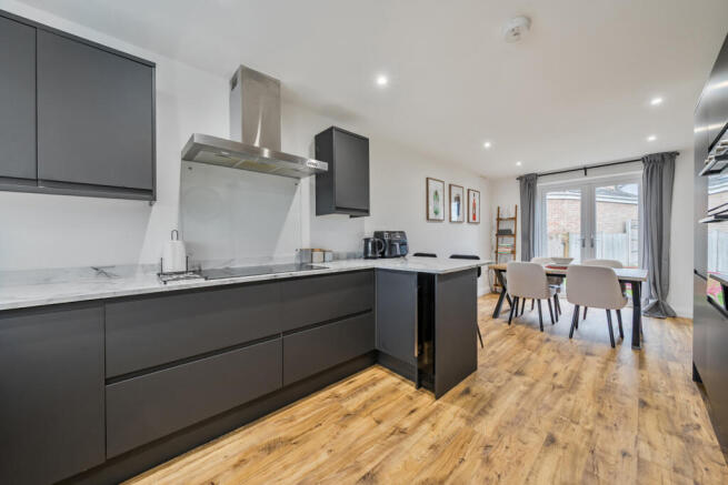 1374298-4-69049f1...