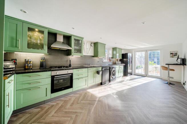 1375468-24-690a27...