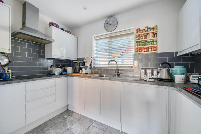 1385886-9-692ebe3...