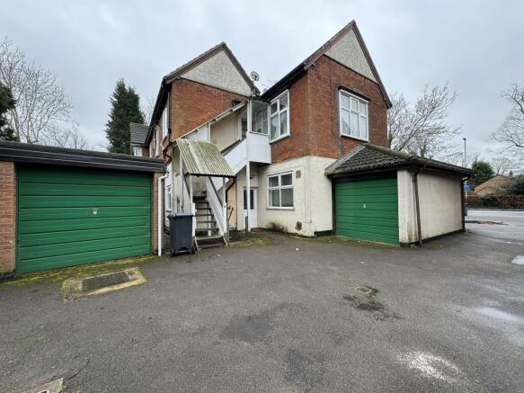 London Road - Flat  