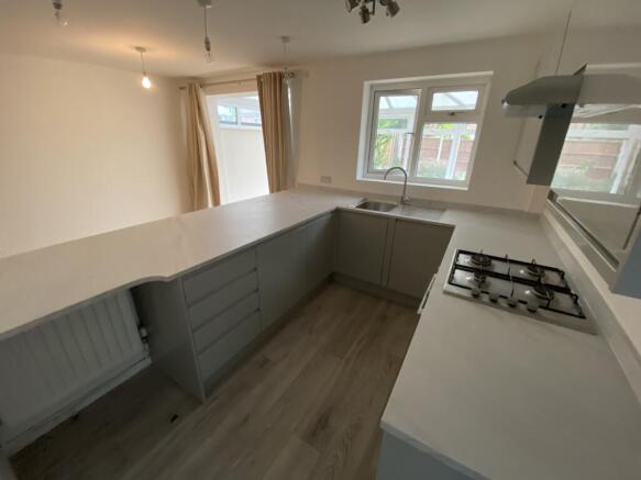 20200612_170336848_i