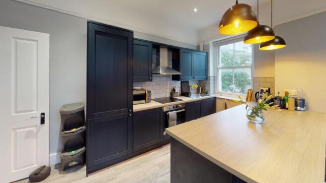 Flat-3-1-Alma-Vale-Road-Kitchen(3)