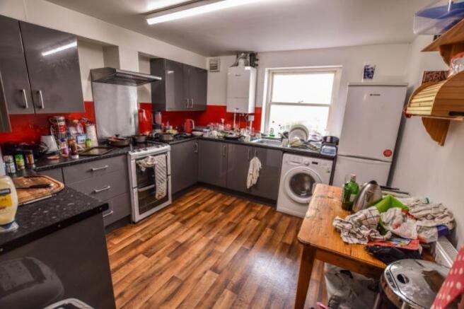 HENU_KITCHEN_med
