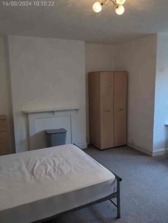 GardenFlat37Whatley Bedroom1