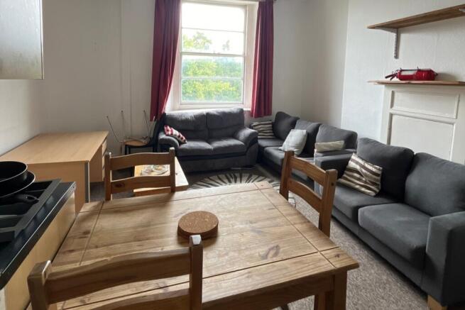 TopFloorFlat18Tyndal-KitchenLivingar-13694647-1-0