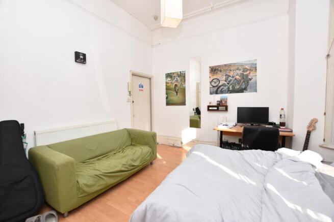 Room 1 (2)