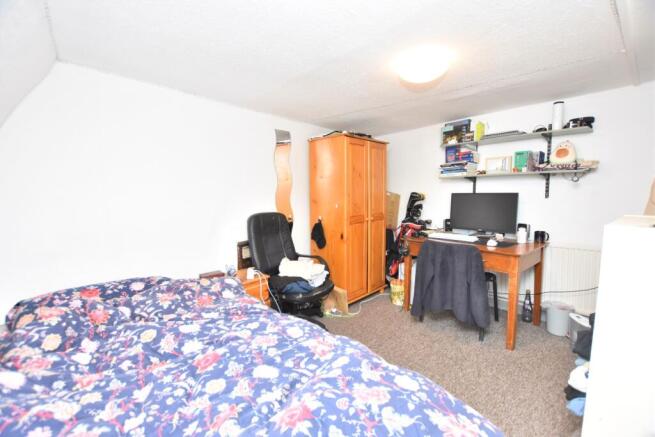 Room 7 (2)