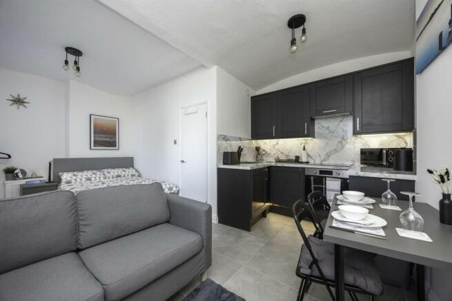 17 Windsor Court-28.jpg