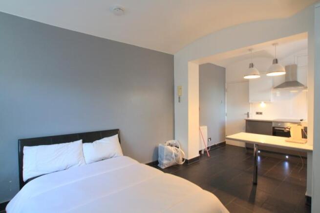 34 Windsor  - photo2.jpg