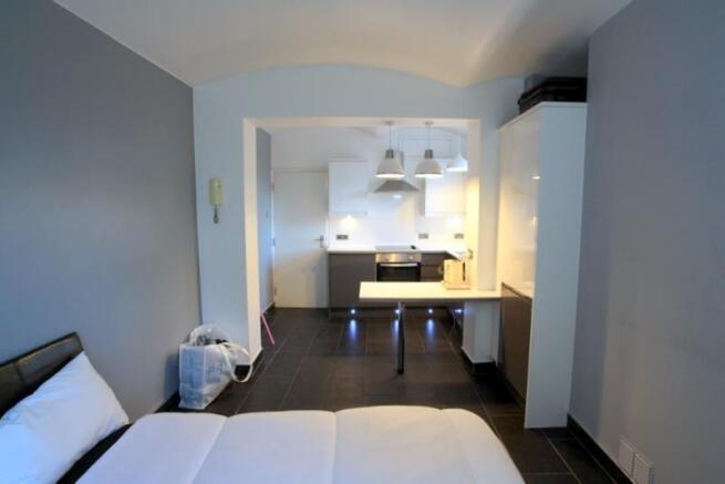 34 Windsor  - photo1.jpg