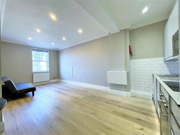 KITCHEN / LIVING ROOM