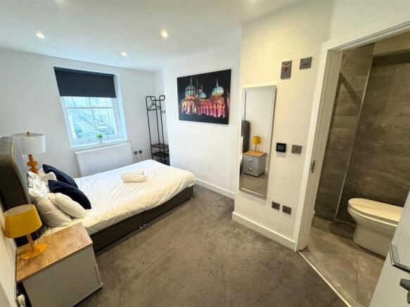 Ensuite Bedroom.jpg