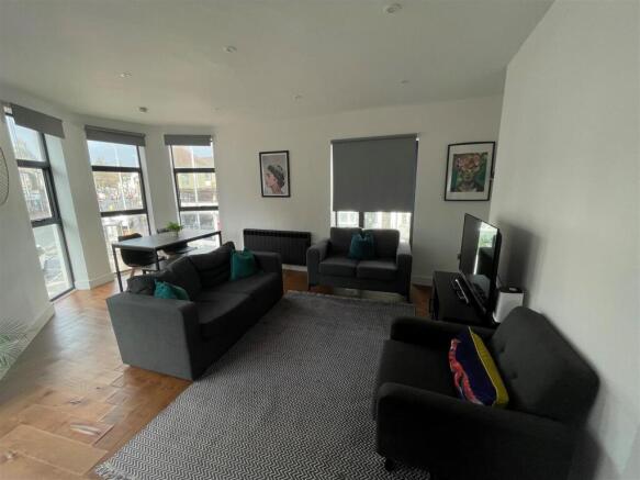 Living room / Kitchen