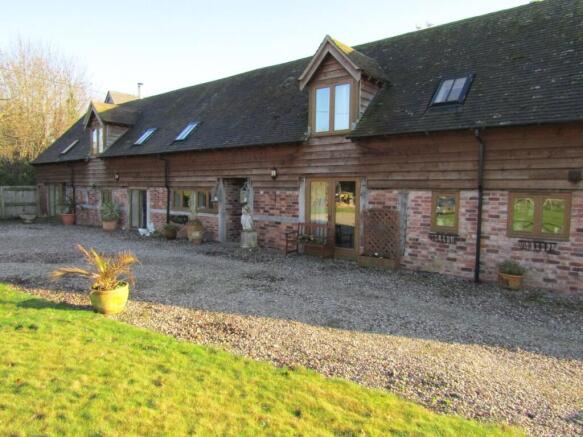 5 Bed Unfurnished Barn Conversion