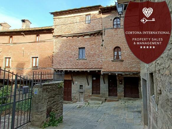 1 bedroom town house for sale in Cortona Arezzo Tuscany Italy