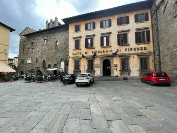 2 bedroom apartment for sale in Cortona Arezzo Tuscany Italy