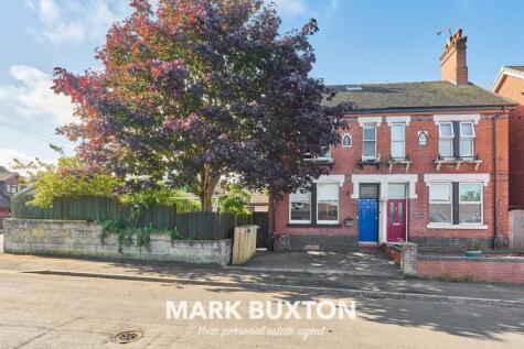 Beadnell Grove, Dresden, Stoke-on-Trent. St3 4QD