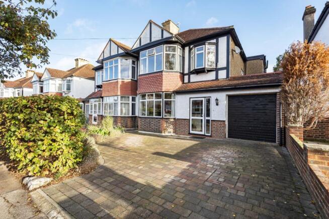 4 bedroom semi-detached house for sale in Links Road West Wickham BR4, BR4