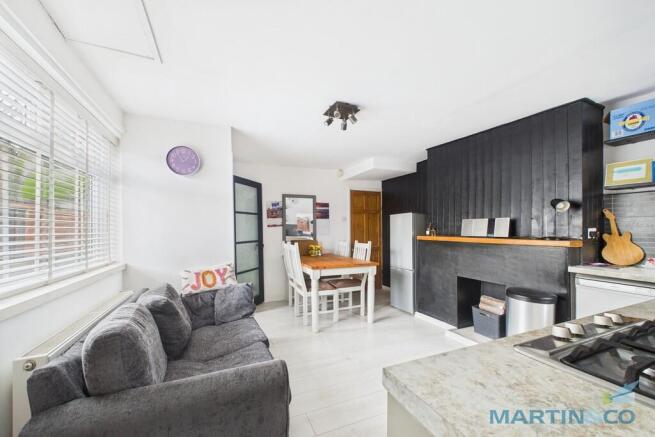 Kitchen/Lounge/Di...