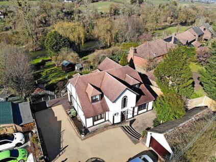 One of a Kind - Impressive Detached Home - East Farleigh