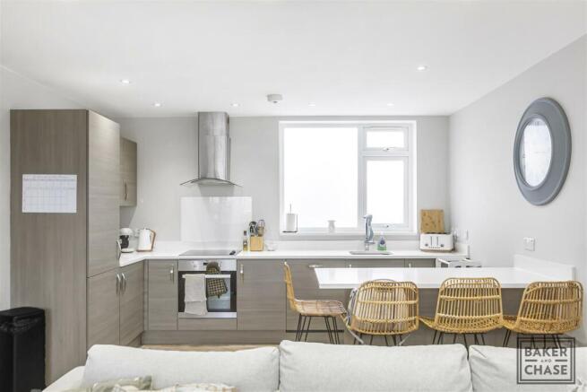 Lounge / Kitchen (Open-Plan)