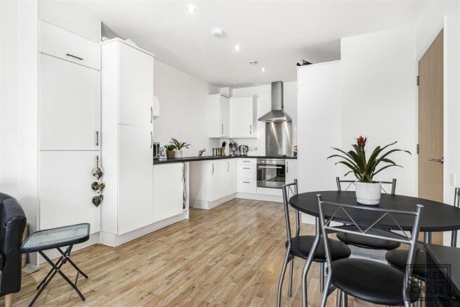 Lounge/Kitchen