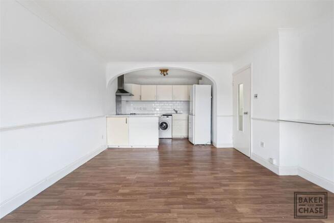 Lounge/Kitchen (Open-Plan)