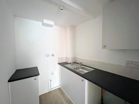 11 Railway Street - Kitchen