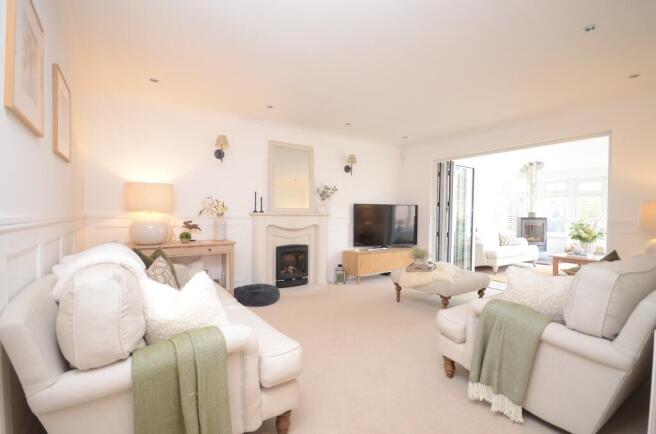 Sizeable living room