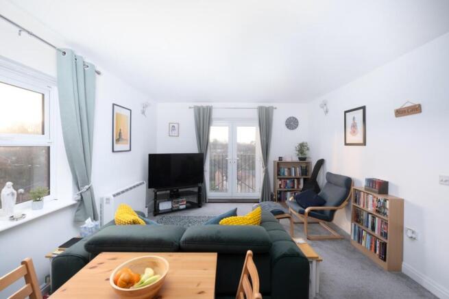 FLAT 25 BULL LANE, BS5--12.jpg