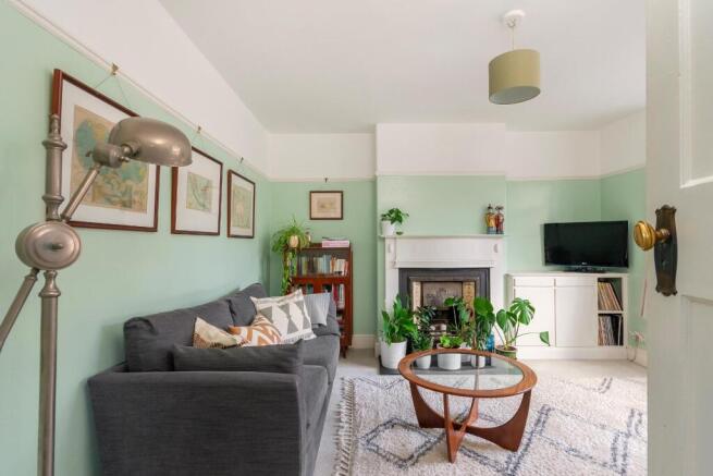 2W4WHE - Living Room E.jpg