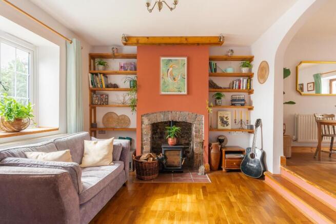 1B0H9HN - Living Room A.jpg