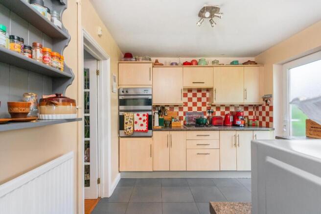 1B0R4BR - Kitchen B.jpg