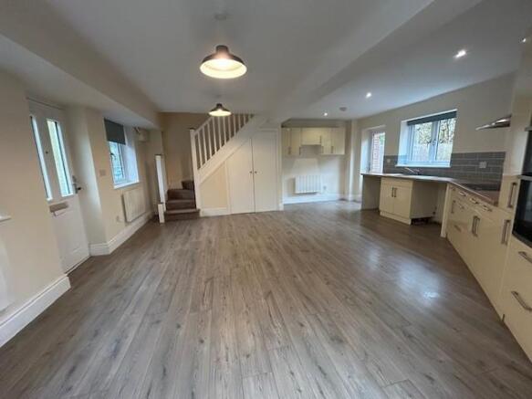 Kitchen Lounge b.jpg