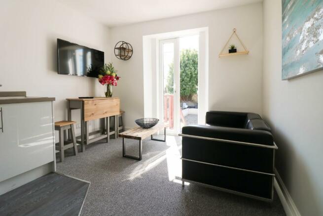 1 Bedroom Flat To Rent In Cheltenham Place Plymouth Devon