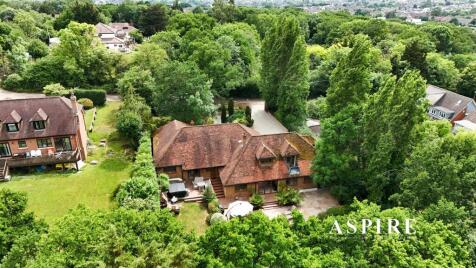 VIDEO PRESENTATION INSIDE - Bowers Road, Benfleet