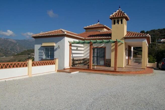 Villa & Parking
