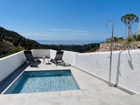 Pool (apartment)